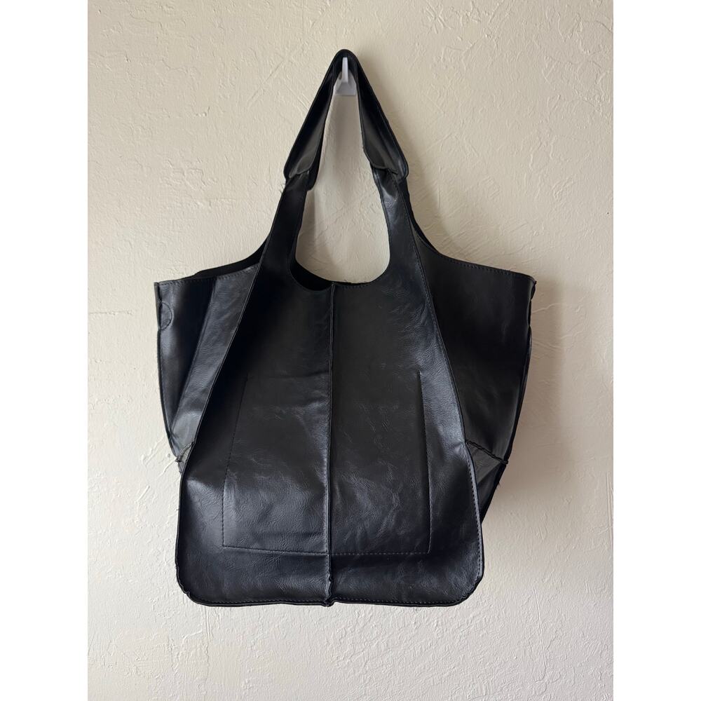 NWOT Large Black Faux Leather Shoulder Bag - Picture 3 of 8